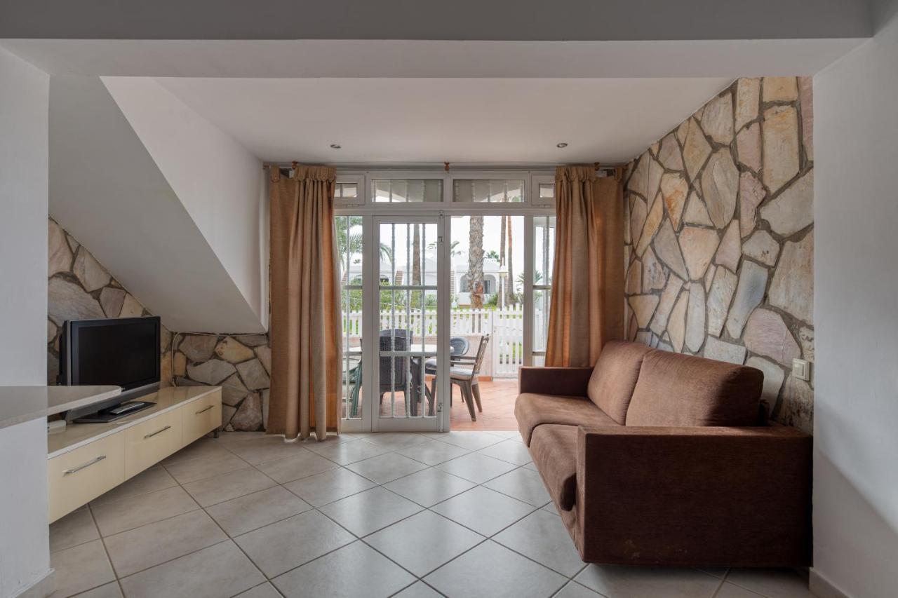 Spacious 2br Bungalow Private Solarium & Pool Ferienhaus