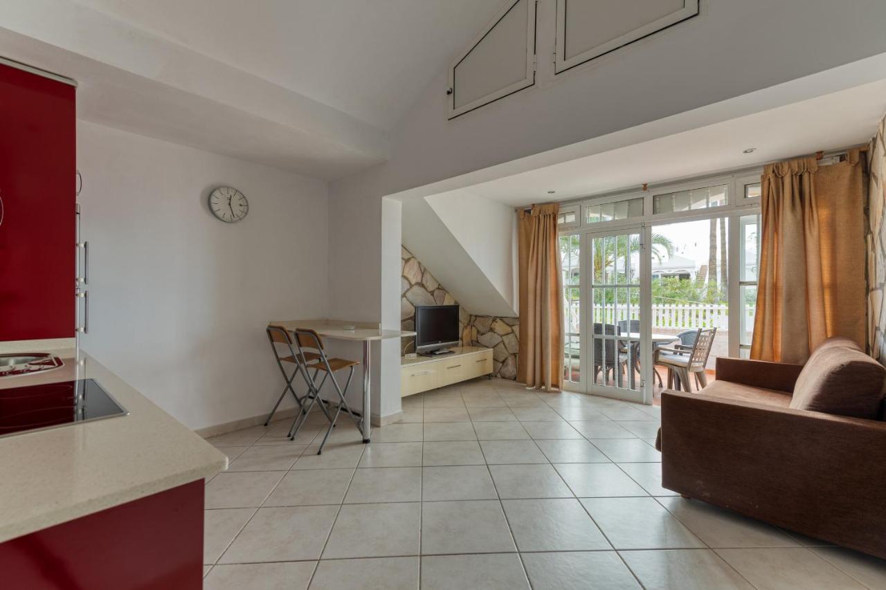 Ferienhaus Spacious 2br Bungalow Private Solarium & Pool