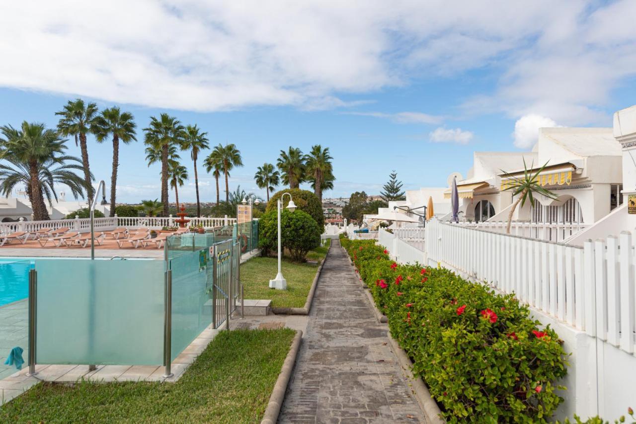 Spacious 2br Bungalow Private Solarium & Pool Ferienhaus
